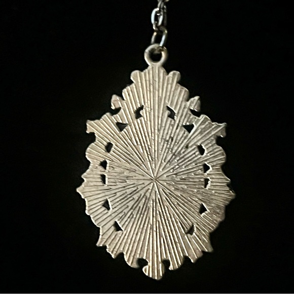 SALE 24 hr. 🥳NWT - A Starry Night , Van Gogh Oval Necklace - Picture 5 of 5